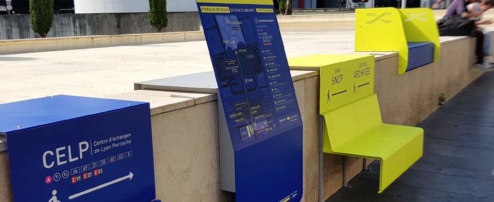 banc urbain bord de piste cyclable